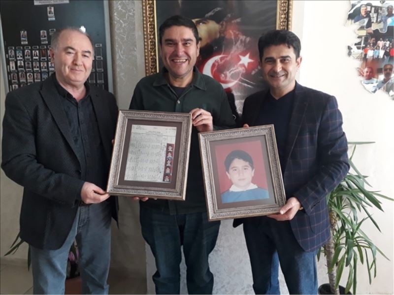 İlkokul mezuniyet fotoğrafıyla sürpriz