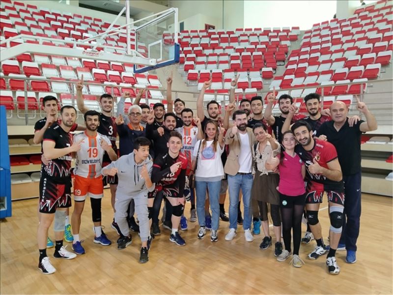 Erzin Yeşilkent Voleybol Takımı 1.Ligde