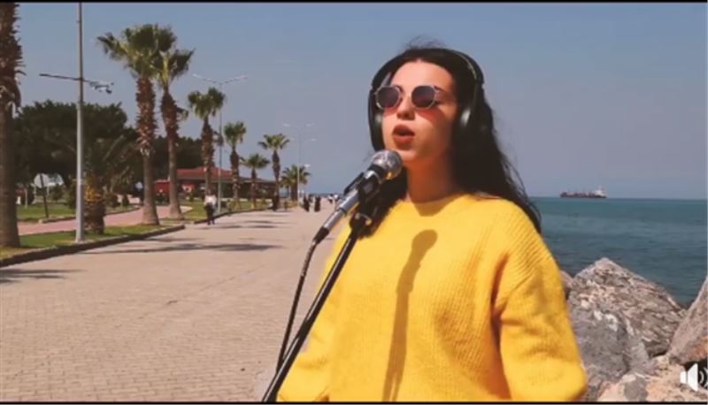 Öğrencilerden video kliple kutlama