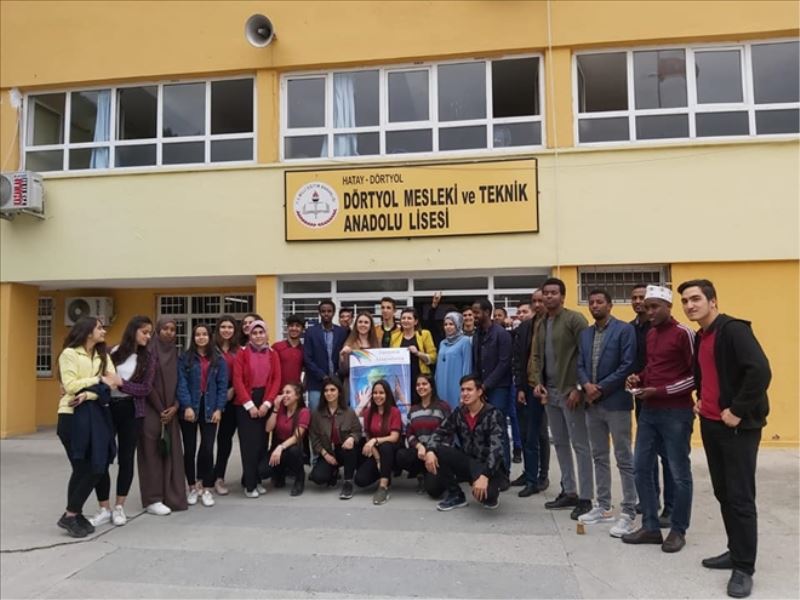 Üç ülkenin öğrencilerinden ‘evde kal´ çağrısı