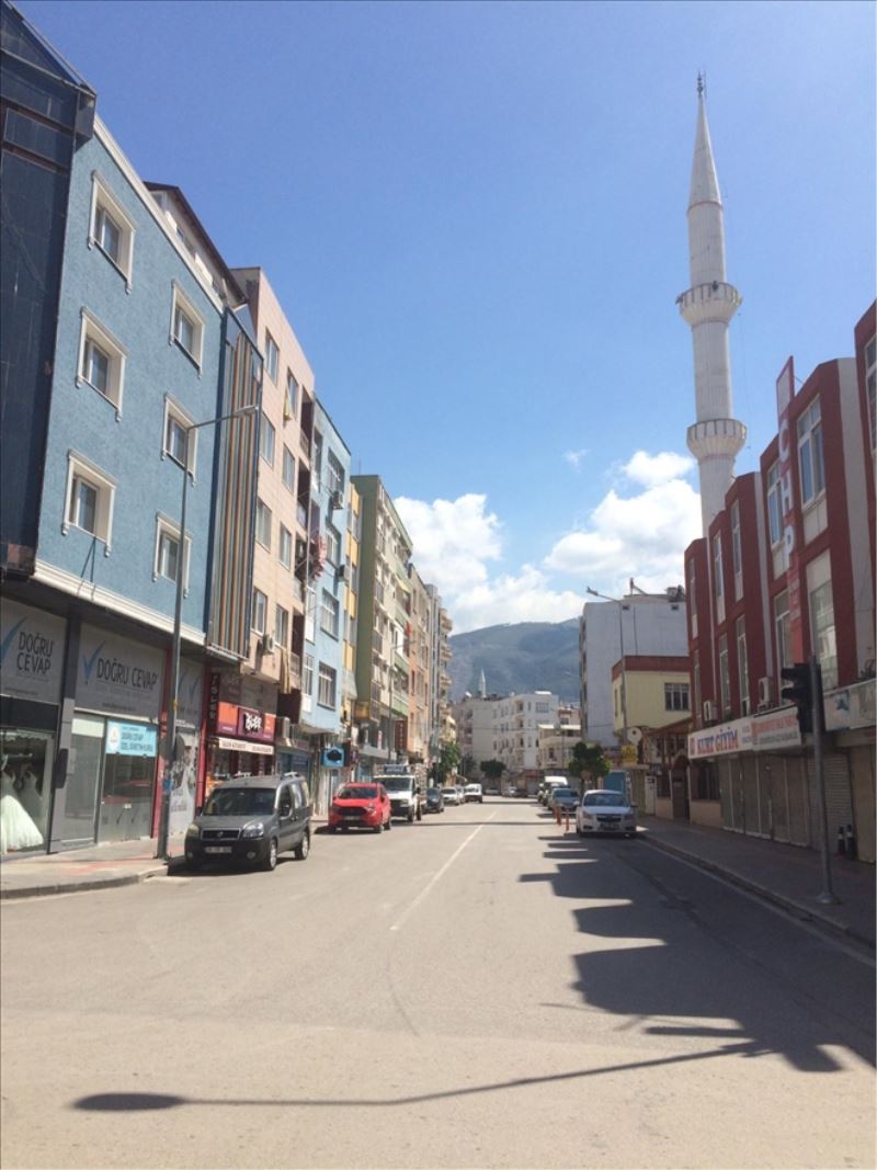 Sokaklarda ´yasak sessizliği´