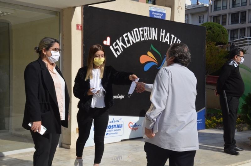 Her gelene ´maske´
