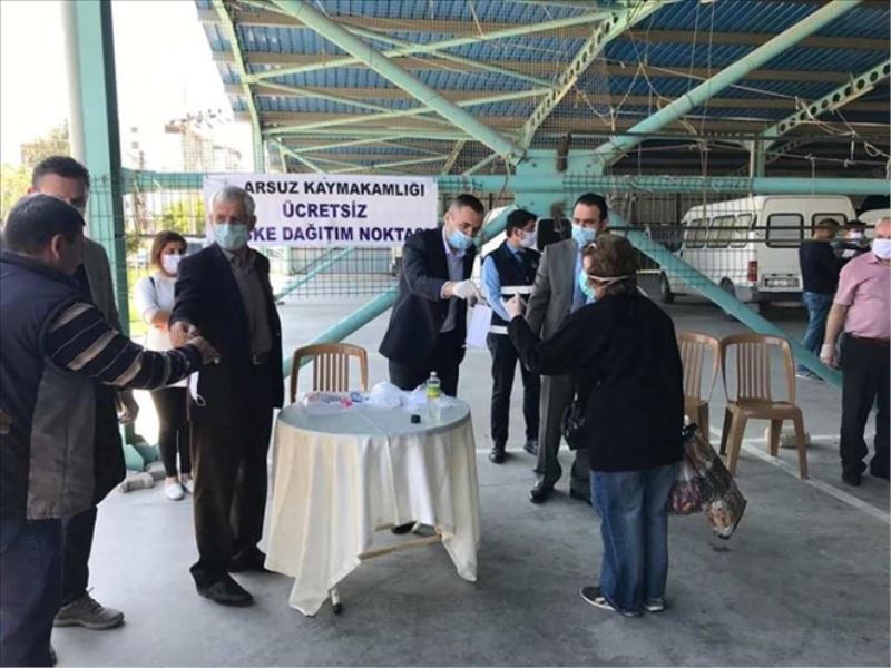 Arsuz´da maske dağıtıldı