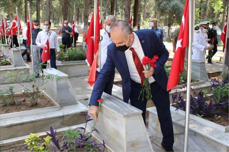 15 Temmuz etkinlikleri şehitlik ziyaretiyle başladı