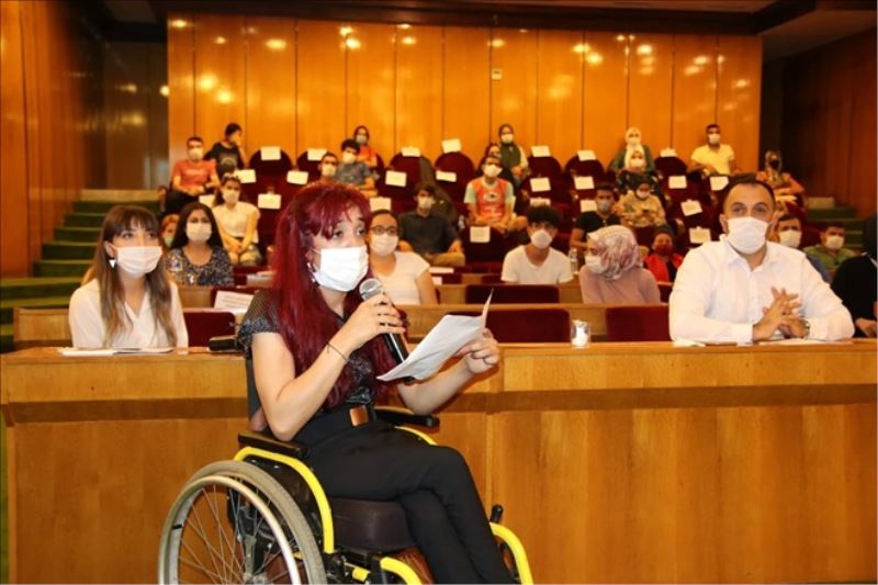 Gençlere deneyimlerini anlattı