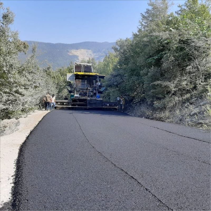 Yayla yollarına asfaltlama sürüyor