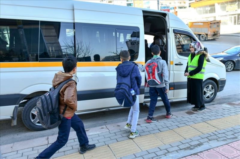 Okul servislerine destek istedi
