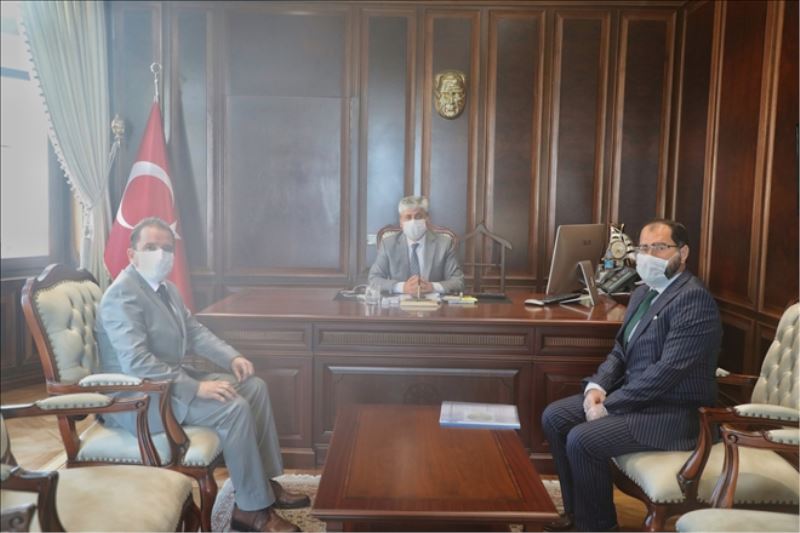 Üniversiteye cami protokolü