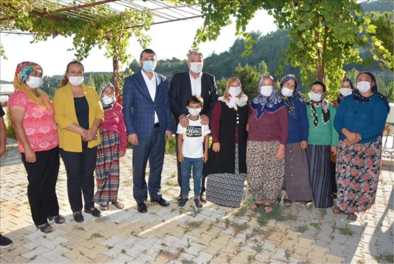 AKP heyetinin mahalle ziyareti