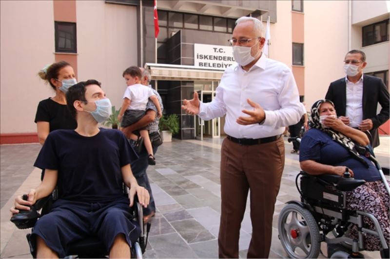 Belediyeden 6 engelliye akülü sandalye