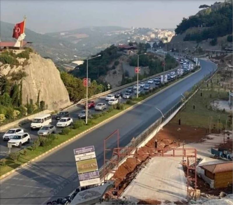 Sınav yolu ´geleceği öteliyor´