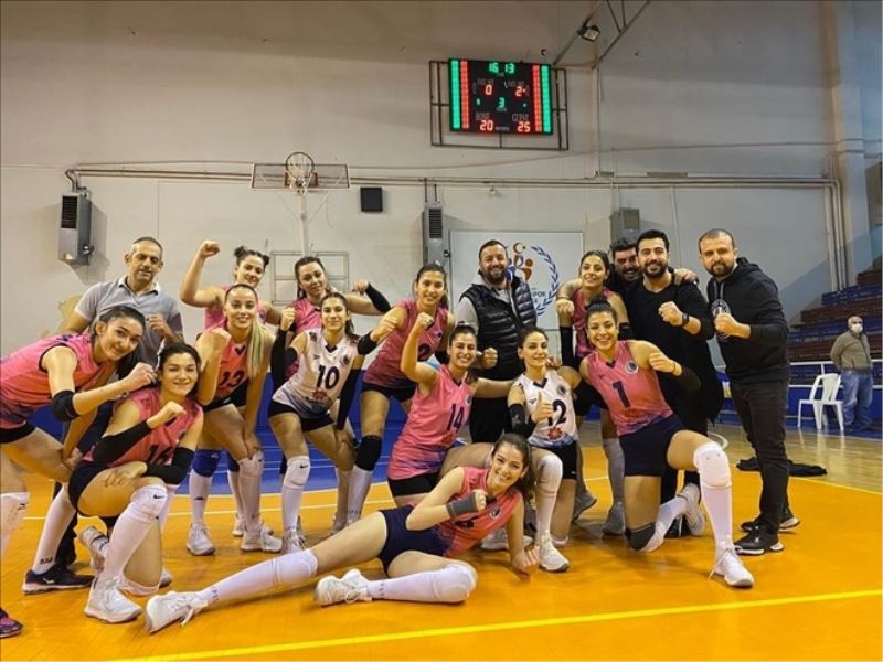Voleybolcu kadınlar 3-0 yendi