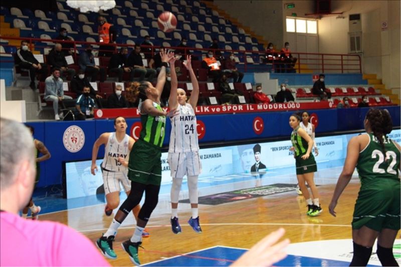 Kadın basketçiler 69-91 yenildi