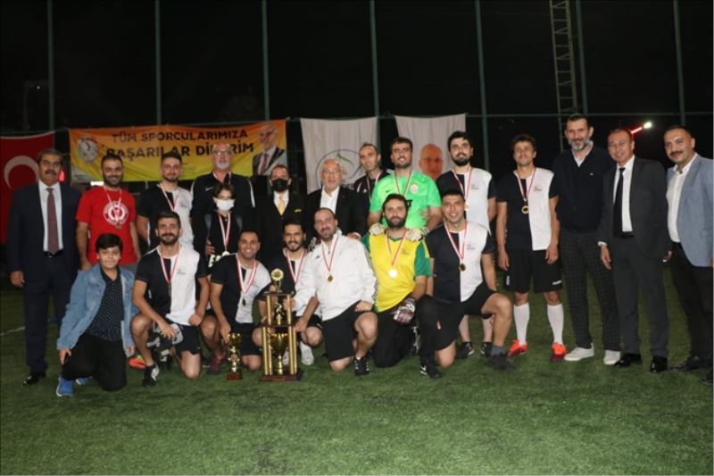 Kurumlararası Futbol Turnuvası´nın şampiyonu İSTE