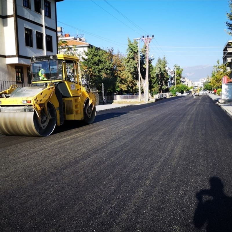 İskenderun´da asfalt çalışması