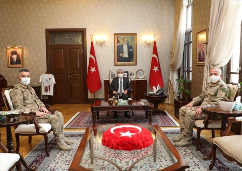 Komutanın vali ziyareti