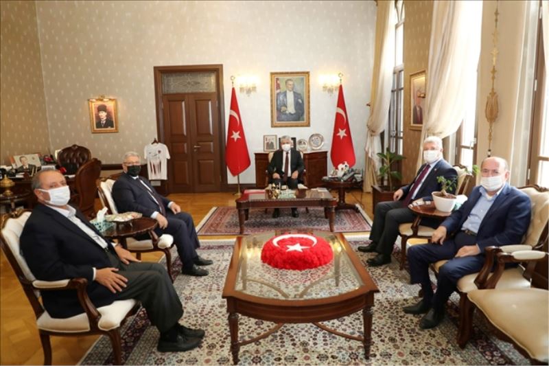 AKP´den vali ziyareti