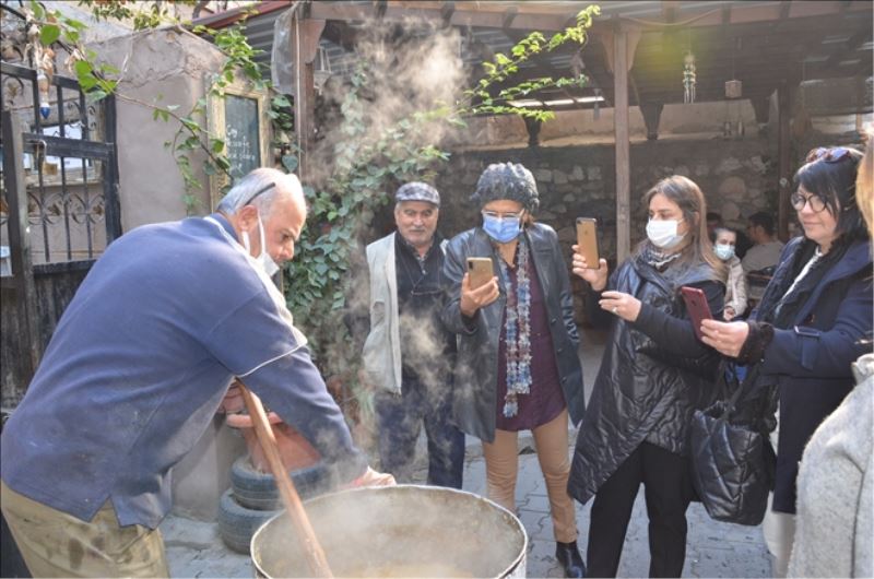 ´Sabun dökümü´ şenliği