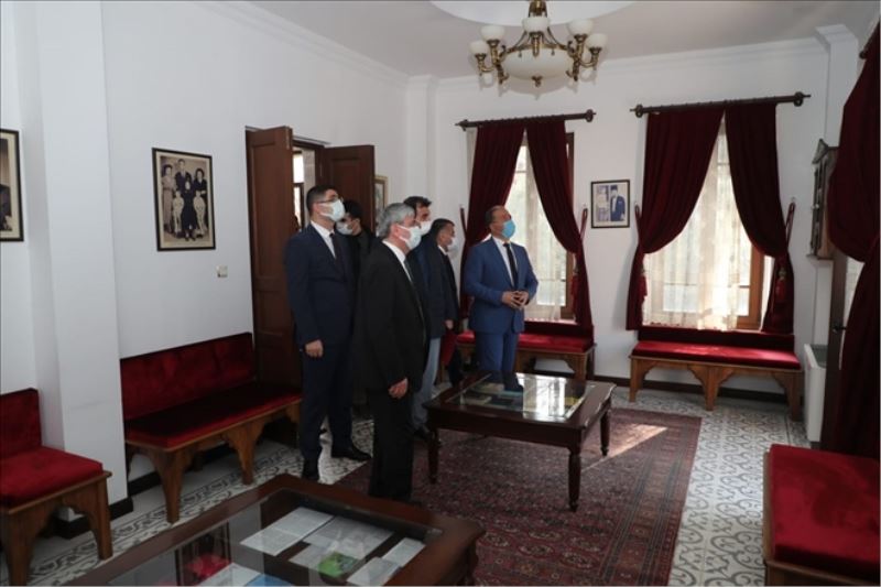 Vali Doğan Cemil Meriç Evini inceledi