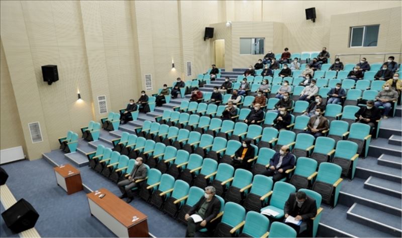 Rektör, akademisyenlerle değerlendirme yaptı