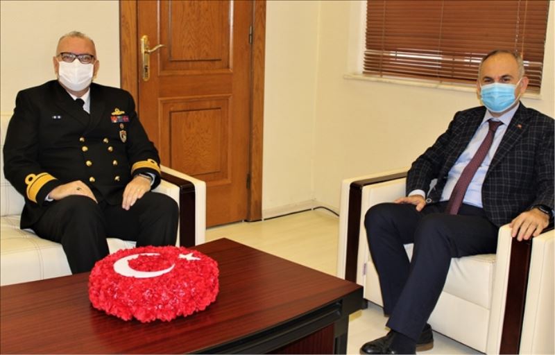 Amiralin kaymakam ziyareti
