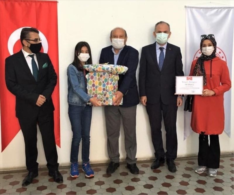 Dereceye gören öğrencilere hediye