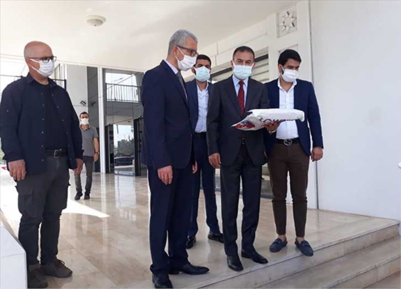 352 öğrenciye bayram hediyesi