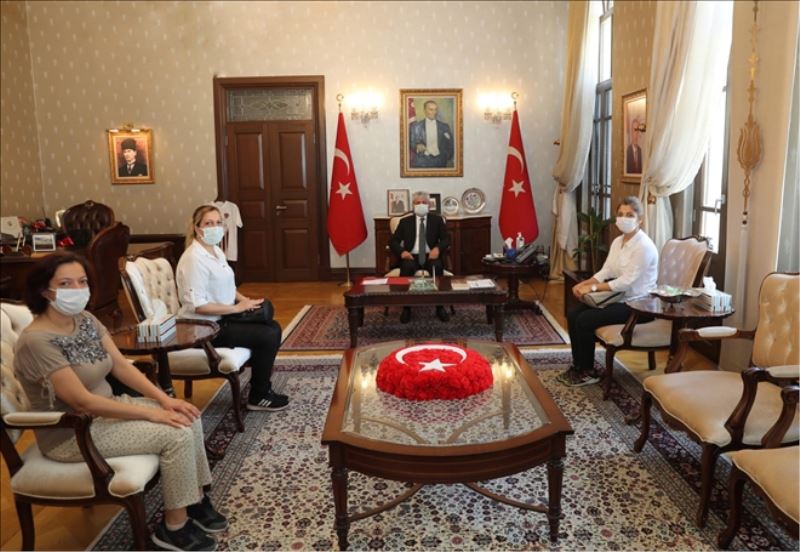 Şehit ailesinin vali ziyareti