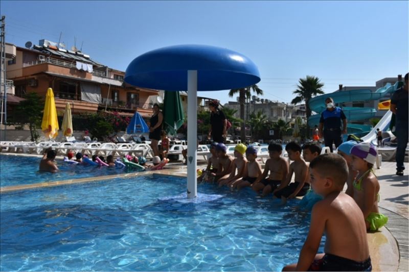 Çocuk ve gençlere yüzme kursu