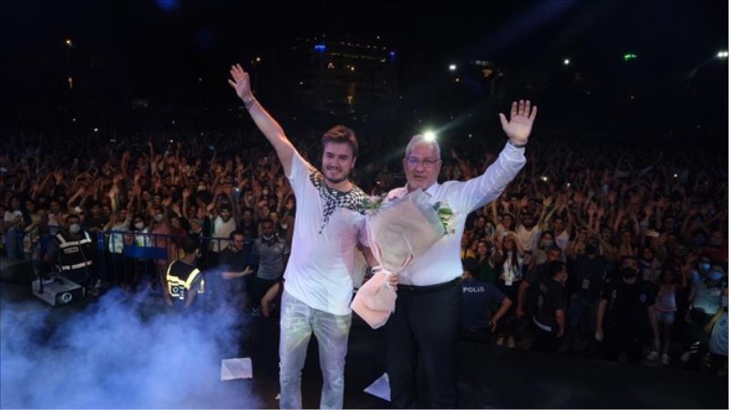 Festival coşkusu Ceceli konseriyle sürdü
