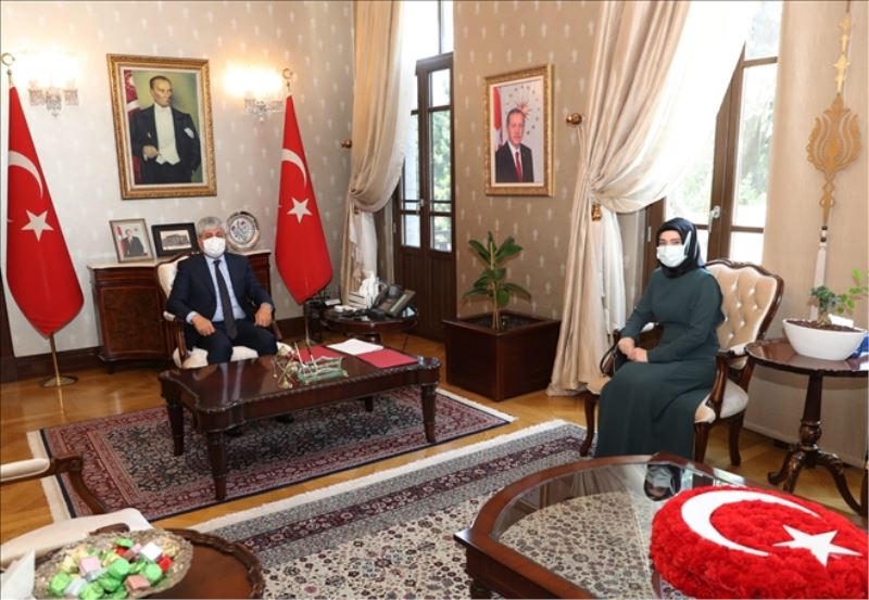 Şehit eşinin vali ziyareti