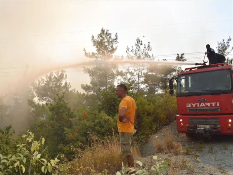 Dörtyol´da onlarca alan yandı