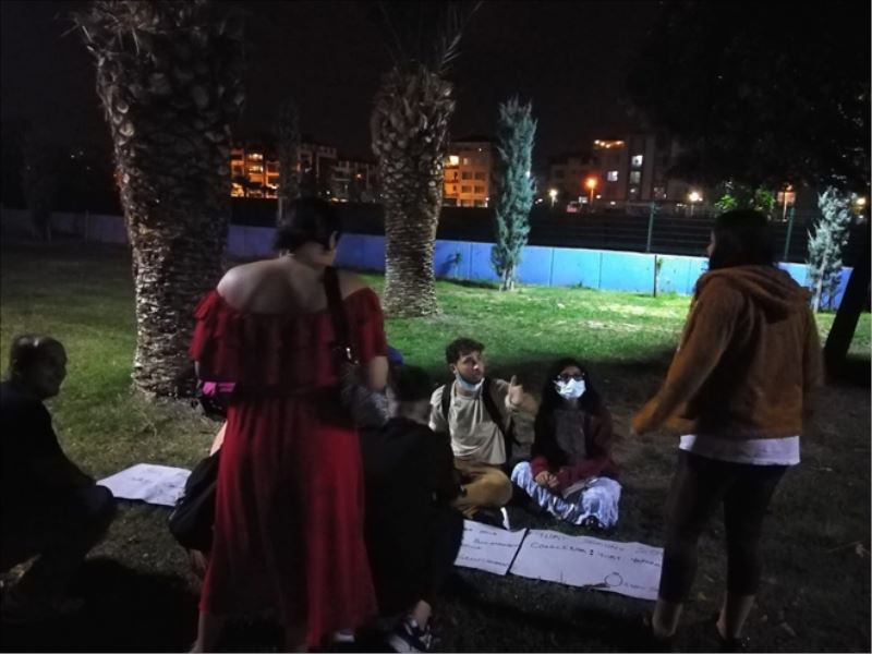 Üniversitelinin yurt sorununa protesto