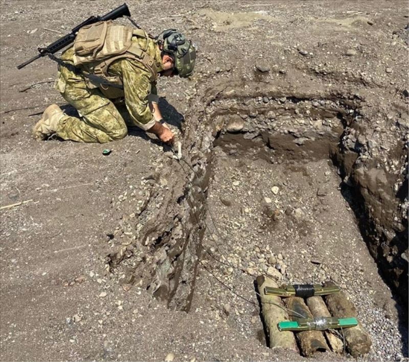 Su altındaki bombaya ´imha´