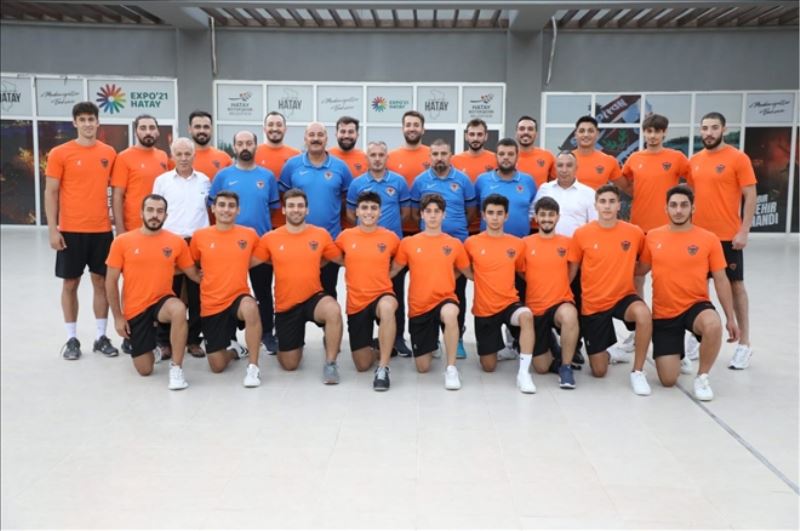 Hentbol takımı tanıtıldı