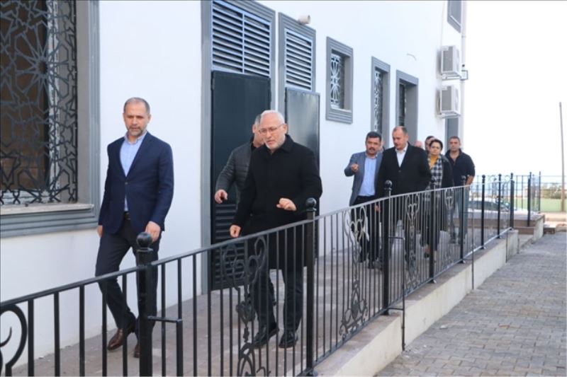 Çok amaçlı salon yapımını inceledi