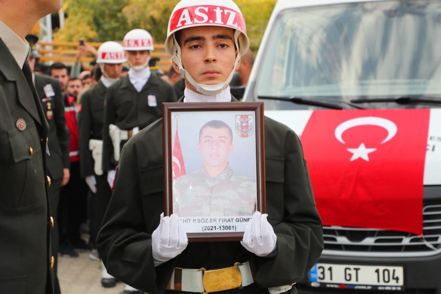 Hatay şehitlerini sonsuzluğa uğurladı