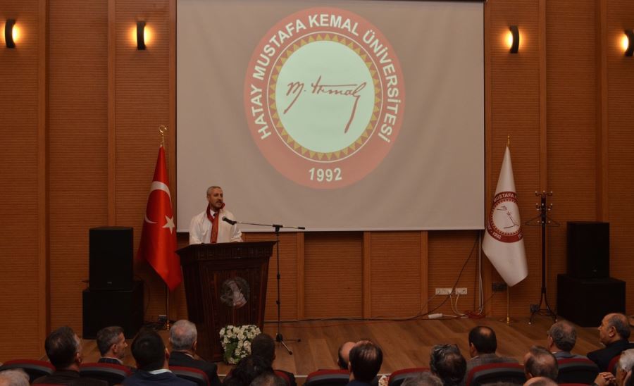 MKÜ’nün yeni rektörü Eren, görevine başladı