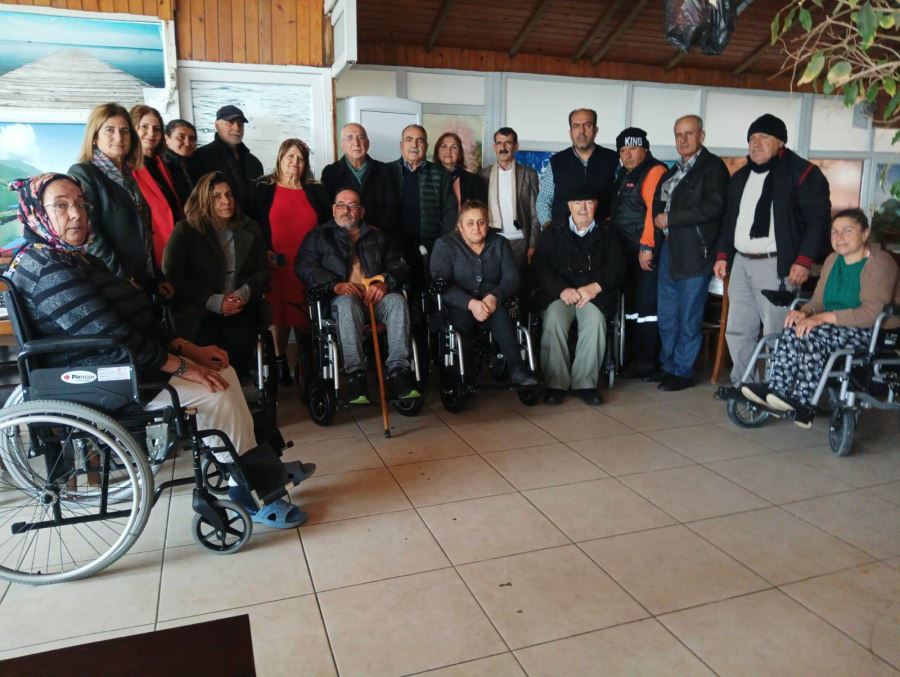 Engellilere tekerlekli sandalye