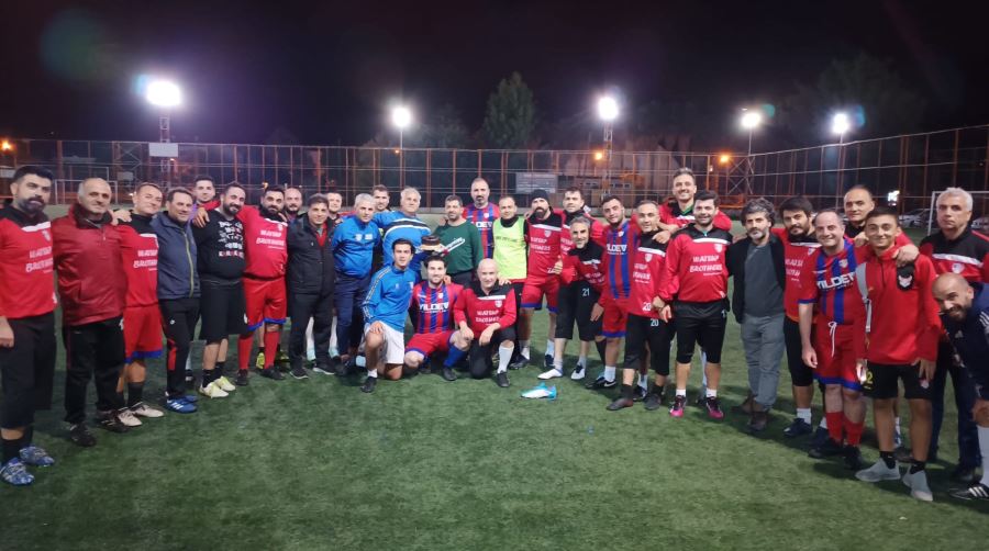 Beş Temmuz, grup lideri