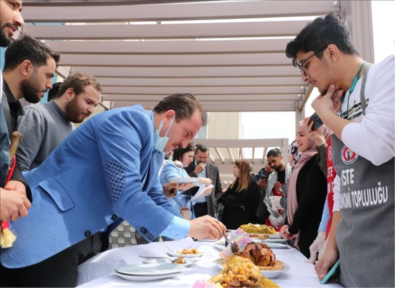Yabancı öğrencilerin yemek yarışması