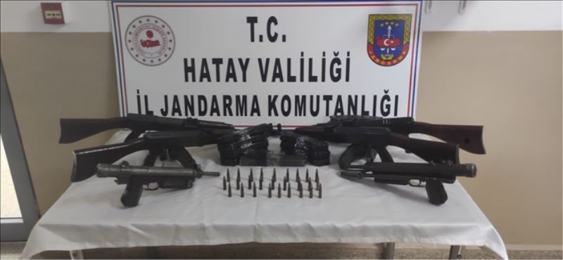 Sınırda 6 otomatik silah ele geçirildi