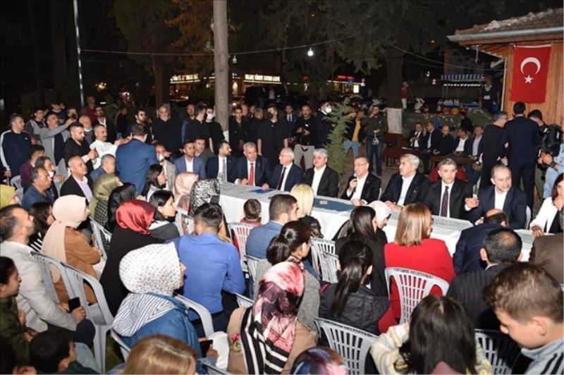 Oktay, mobilyacılarla buluştu