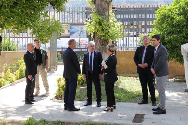 Şehir müzesinde inceleme