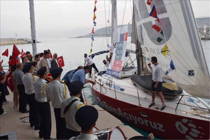 Hopa´dan yola çıktı Arsuz´a ulaştı