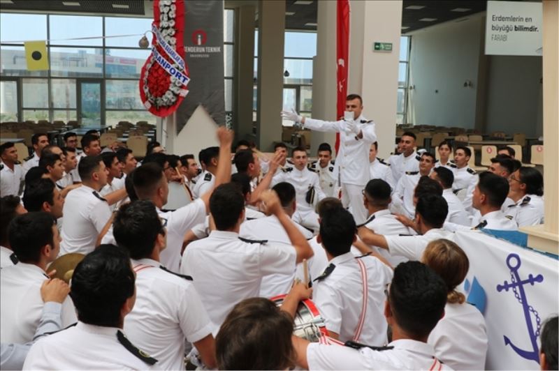 Denizcilik fakültesinin ilk mezunları