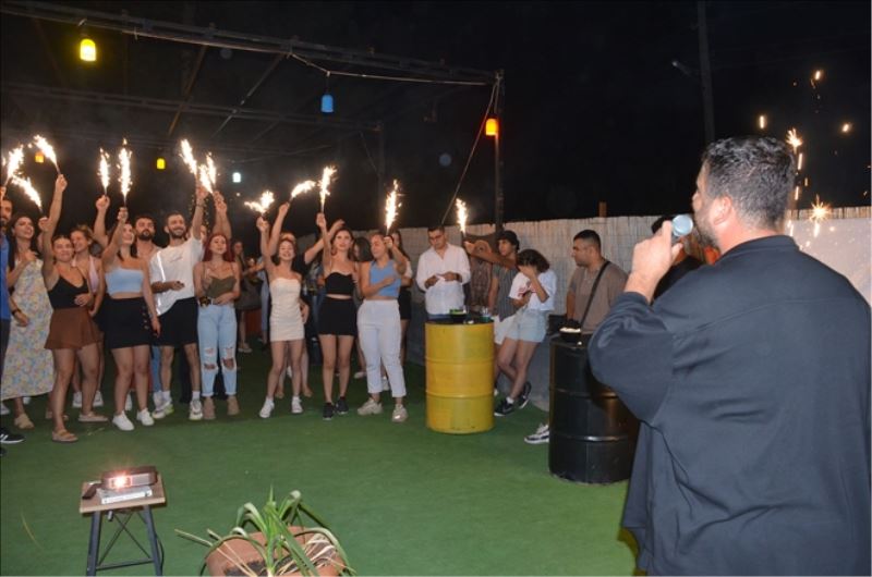 Ersen, Rengin´in klibini tanıttı