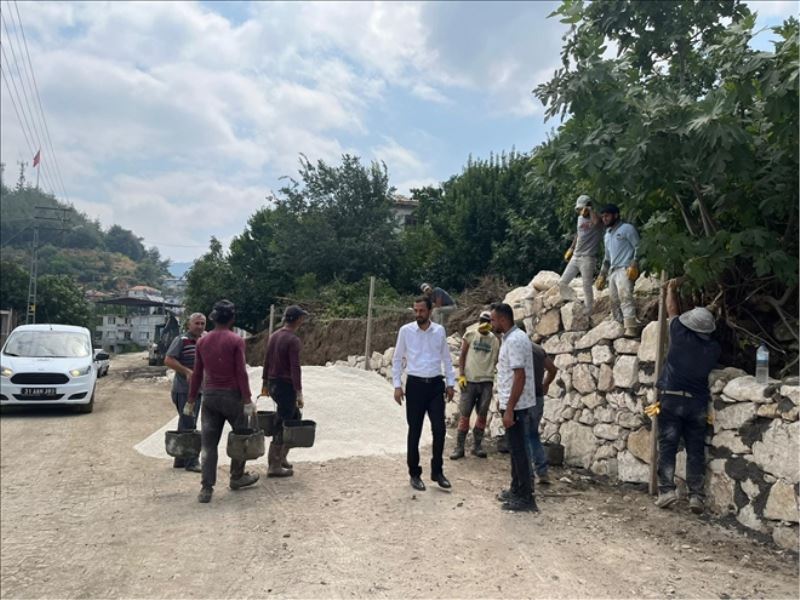 Yayladağı´nda yol genişletme çalışması