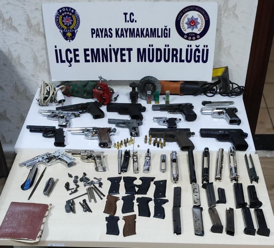 Silah kaçaklığına iki operasyon
