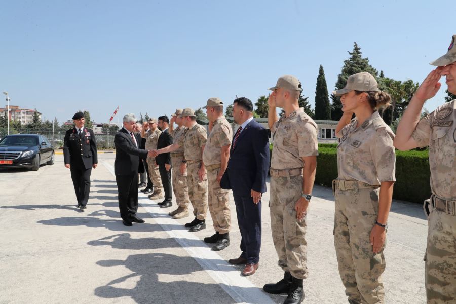 Validen jandarma komutanlığına ziyaret